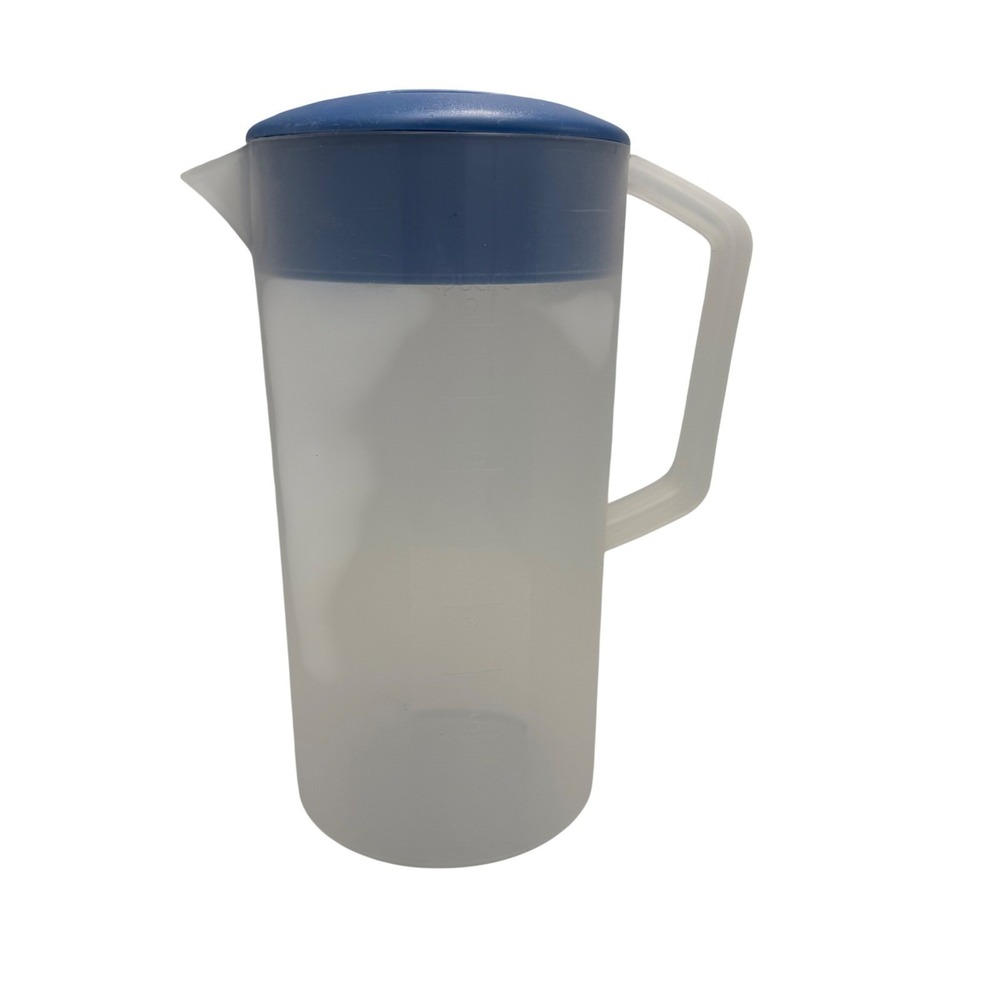 Rubbermaid Servin Saver 2 Quart Pitcher Blue Lid 306D Translucent Plastic 2.1L